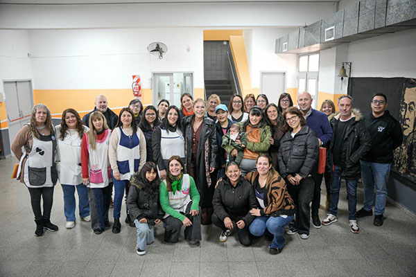 La intendenta Magdalena Sierra visitó el establecimiento educativo ubicado en Villa Domínico donde se destinaron $33.000.000 para la puesta en valor de la fachada y la refacción por completo de los laboratorios.